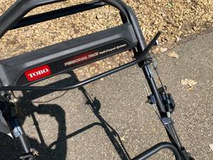 lot 135 image: Toro Model SR4 With Electric Start