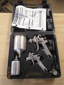 lot 25 image: 2 Air spray painters in a hardshell...