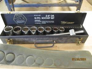 lot 27 image: Truecraft 10 piece 34 drive socke...