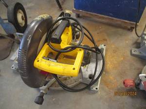 lot 43 image: DeWalt 12 compound miter saw...