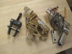 lot 49 image: 2 Timing lights and a puller...