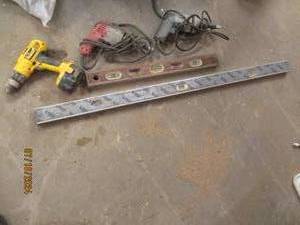 lot 61 image: 2 Levels and 3 assorted drills...