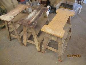 lot 74 image: 3 saw horse stands...