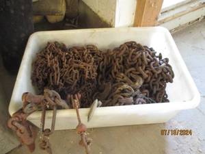 lot 84 image: Crate of assorted chain and hooks...
