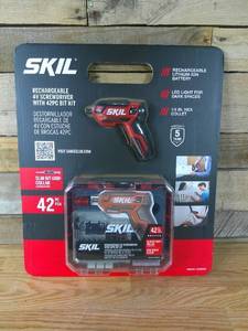 lot 23 image: SKIL Rechargeable 4V Cordless Pistol Grip Screwdriver with 42pcs Bit Set, USB Charger and Carrying Case - SD5618-03