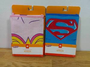 lot 39 image: Wonder Woman & Superman Grilling Cooking Aprons