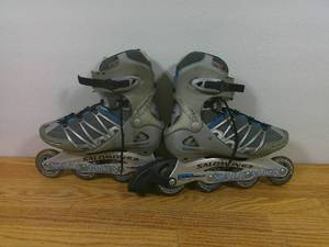 lot 43 image: Pair of Slomon Motion 7 Sport DR110 Roller Blades-Size 9-Lightly Used