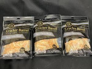 F - Cracker Barrel Black Ribbon Collection Three Cheese Blend 8oz - Lot of 3