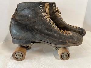 lot 23 image: Vtg CHALLENGER Roll-Away Roller Skates Black Leather Metal Hubs Wood Wheel Sz9