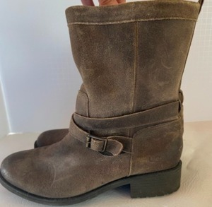 lot 46 image: UGG Glendale Dove Waterproof Shearling Lined BOOTS Ladies size 10