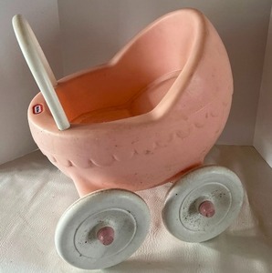 lot 34 image: Vintage 1980s LITTLE TIKES stroller buggy TODDLER SIZED