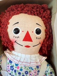 lot 35 image: Vintage 60s KNICKERBOCKER 15 RAGGEDY ANN New in Box w Tag