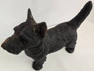 lot 110 image: Vintage Black Cast Iron Scottie Dog Doorstop