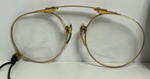 lot 49 image: Vintage AMERICAN OPTICAL AO 12Kt Gold Filled Folding NEZ PINCE Eyeglasses in Aluminum Striped Case