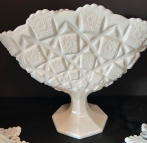 lot 83 image: Vintage WESTMORELAND Milkglass Collectible Pieces Including Candleholders & Fan Vase