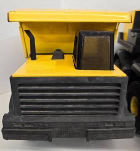 lot 137 image: Vintage 90s TONKA Toy Truck & Excavator and NYLINT Dump Truck 