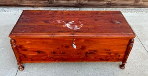 lot 252 image: Vintage CEDAR CHEST TRUNK With Lock & Key