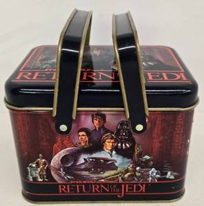 lot 183 image: Vintage 1983 Star Wars ROTJ Return of The Jedi Tin Lunchbox