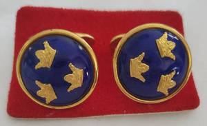lot 189 image: Vintage Regal SPORRONG & CO. Enamel Crown Brooch Pin & Cufflinks