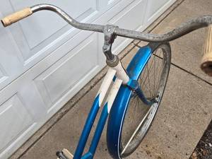 lot 285 image: Vintage MURRY Skybolt Womens Blue Cruiser Bike