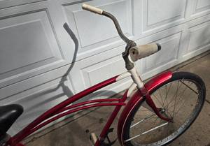 lot 286 image: Vintage MURRY Skybolt Mens Red Cruiser Bike