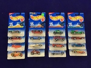 lot 4 image: 4 Complete Unopened Series Hot Wheels Sets