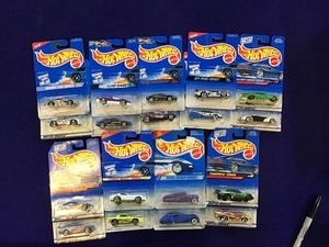 lot 9 image: 9 Incomplete Sets of Hot Wheels