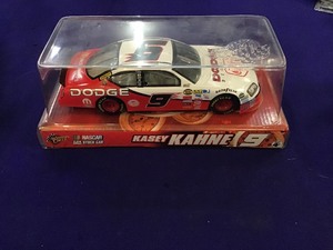 lot 27 image: Winners Circle 124 Scale Kasey Kahne #9