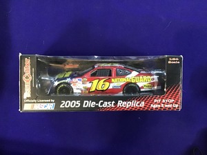 lot 29 image: 2005 Die-Cast Replica 124 Scale Team Caliber Pit Stop