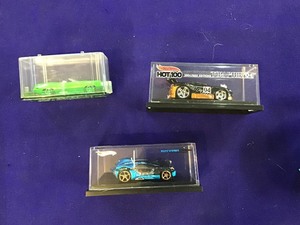 lot 36 image: Hot 100, 2004 First Editions Toy Fair