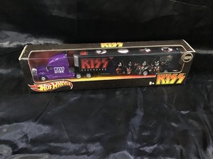 lot 75 image: Unopened Mattel X0083 Hot Wheels Tour Haulers Kiss Vehicle