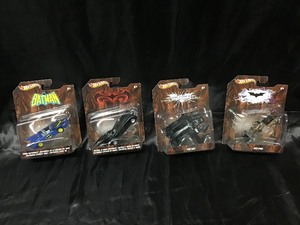 lot 85 image: 4 Unopened Batman Hot Wheels