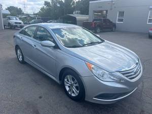 lot 2 image: 2014 Hyundai Sonata