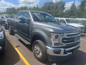 lot 8 image: 2022 Ford F-350 Lariat 8ft 4x4