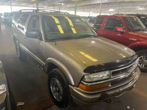 lot 14 image: 2004 Chevrolet Blazer LS 4x4