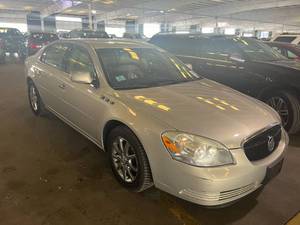 lot 17 image: 2008 Buick Lucerne CXL