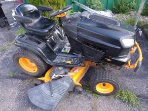 lot 5 image: Craftsman 7000 Pro Series 26 HP Lawn Mower 52