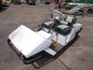 lot 14 image: Cushman Electric Golf Cart