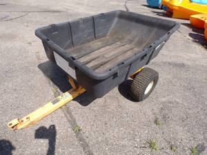lot 4 image: Garden Cart