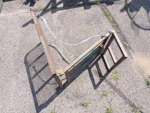 lot 9 image: Deer Stand