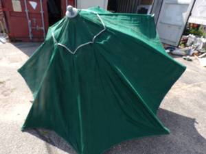 lot 27 image: Green Patio Umbrella