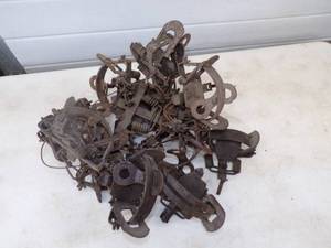 lot 59 image: 12 - Victor # 1.75 Coil Spring Traps