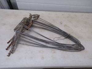 lot 70 image: 12- Wire Muskrat Stretchers