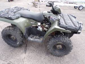 lot 3 image: 2015 Polaris Sportsman 800 Four Wheeler