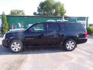 lot 1 image: 2008 Yukon XL GMC