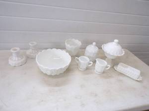 lot 96 image: Vintage Milk Glass