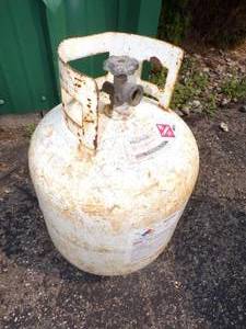 lot 83 image: 20# propane Tank Full