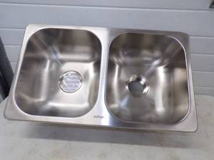 lot 108 image: 4 Sinks unused