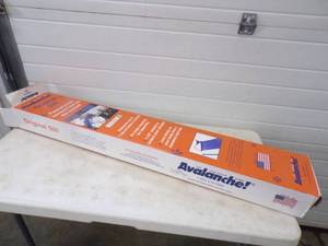 lot 113 image: Roof Snow Removal Tool