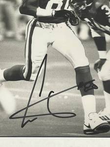 lot 8 image: Cris Carter #80 Minnesota Vikings Autographed Photo in 11x13 Frame